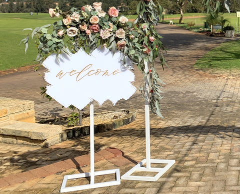 For Hire - Welcome Sign with Rustic Flower Swag (Code: HI0019)