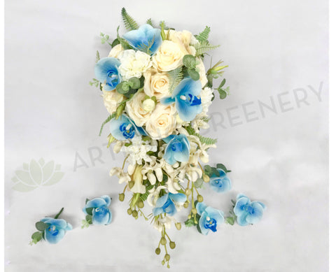 Teardrop Bouquet - Cream & Blue - Nikki H