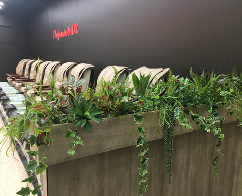 ProfessioNAIL Nail Salon Carousel - Hanging Greenery for Built-in Shelves