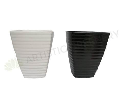 Plastic Pot Tapered - Black / White