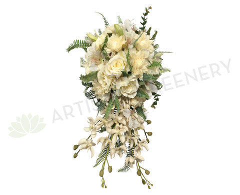 Teardrop Bouquet - Cream - Rachel D